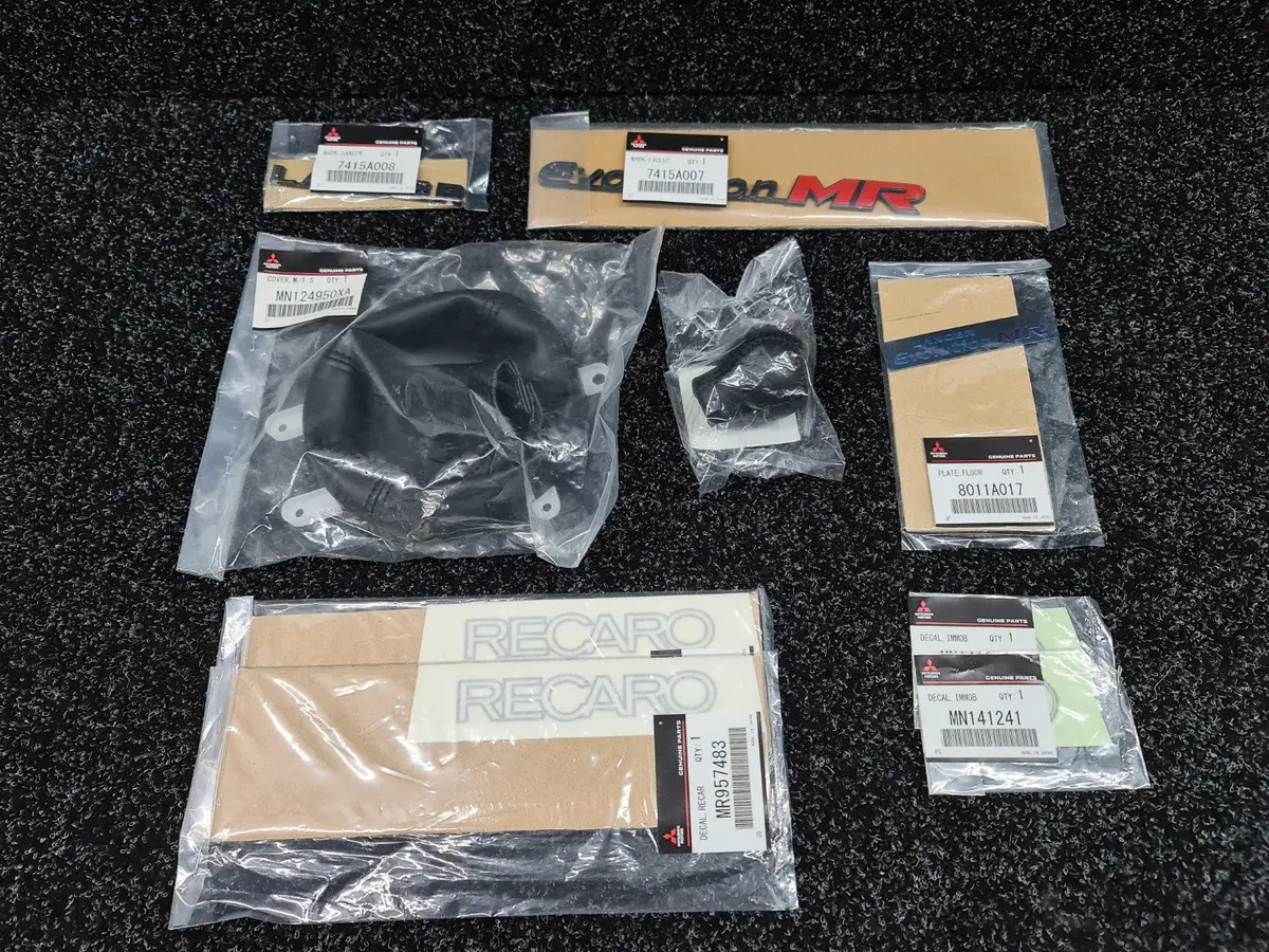 Genuine Mitsubishi Evo 8 Mr Ct9a Badges / Decals / Shifter Boot And Knob Kit - Suit 6 Speed Only 1