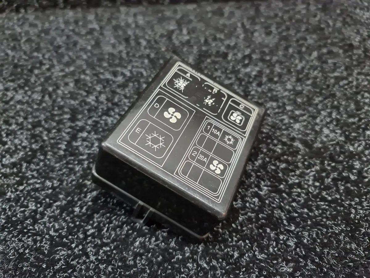 Engine Bay Relay Fuse Box Cover Small - Black - Evo 4 5 6 Tme - Cn9a Cp9a 1