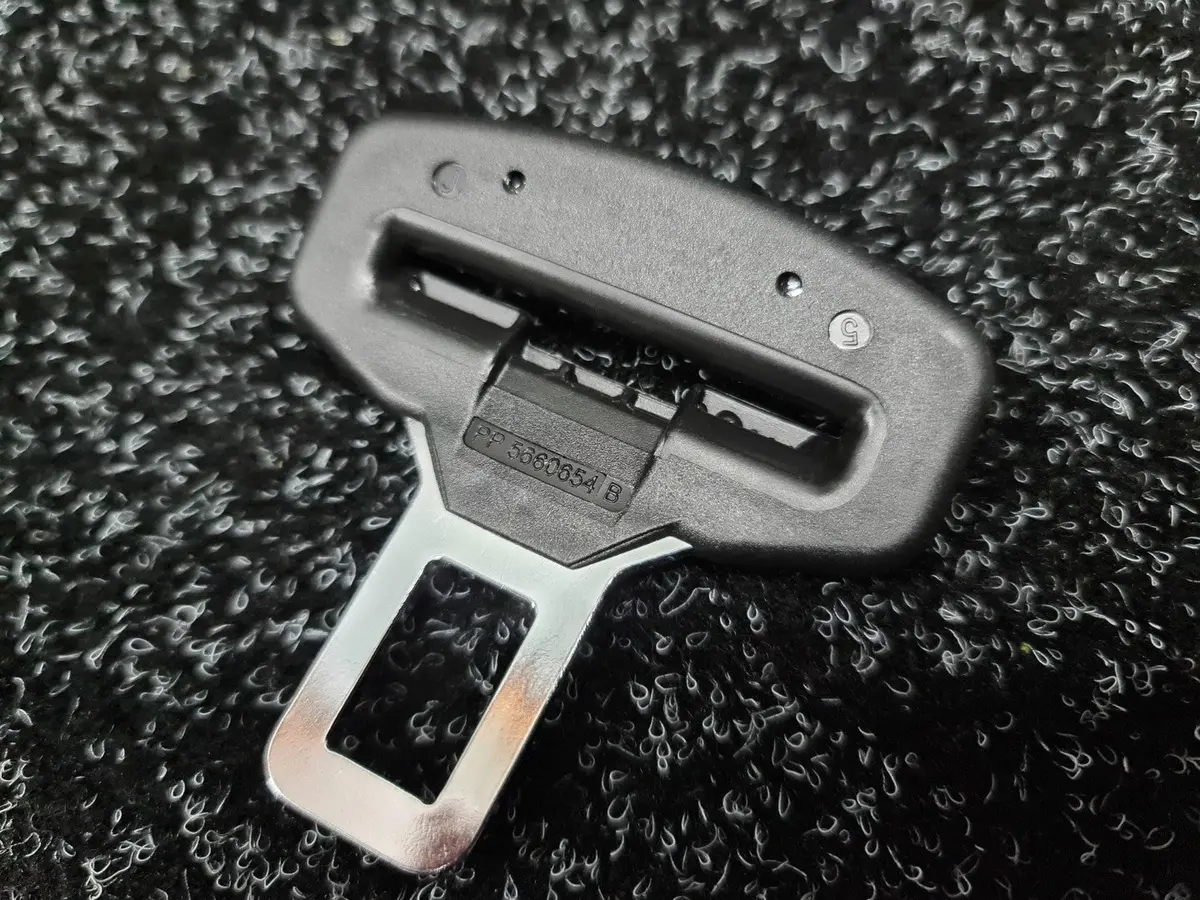 Renault Sport Seat Belt Buckle Clip *Race Track Use* 1