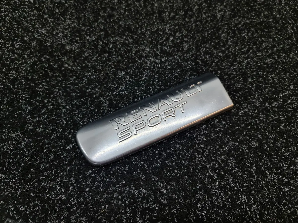 Renault Sport Clio Mk3 Rs 197 200 'Renault Sport' Lhs Door Plaque Bullet 8200376641 1