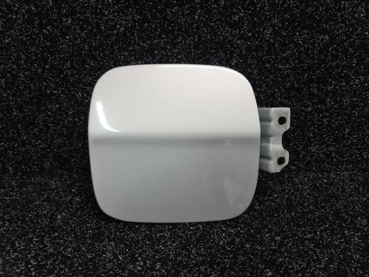 Mitsubishi Lancer Ce2 Vrx Fuel Flap - Silver 1