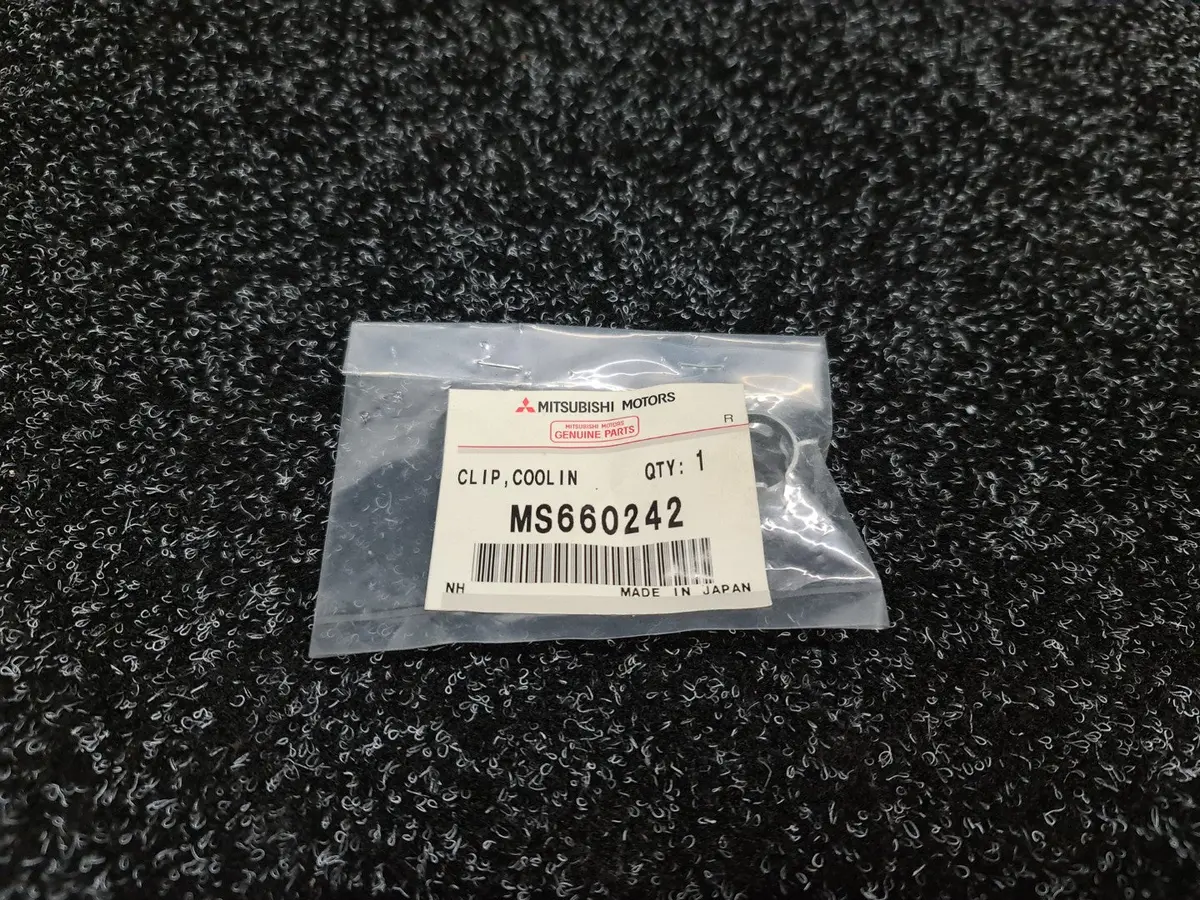 Brand New Genuine Mitsubishi Engine Coolant Water Line Clip Cn9a Cp9a Ct9a Ct9w Ms660242 2