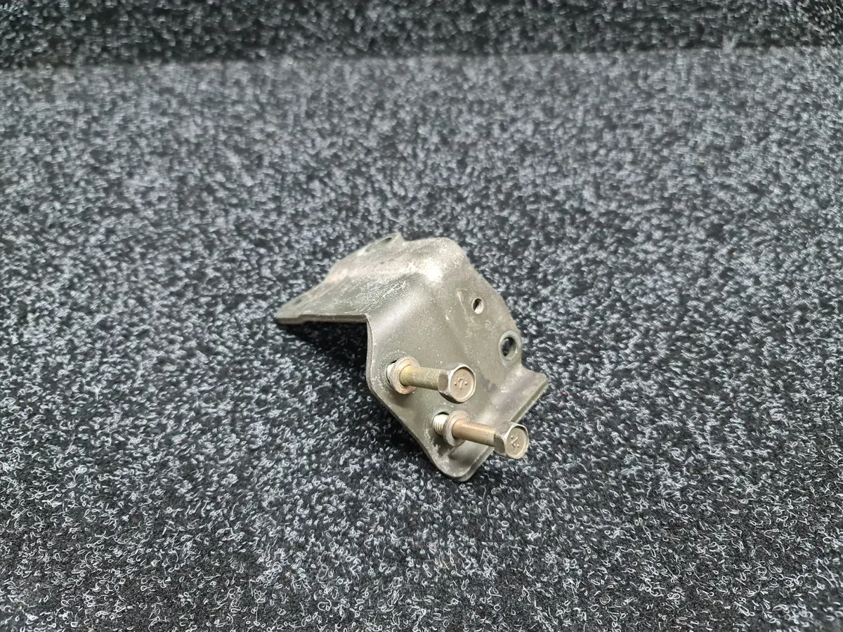 Mitsubishi Lancer Evolution Secondary Air Reed Valve Bracket Evo 4 5 6 Tme 7 8 9 Cn9a Cp9a Ct9a Mr299510 1