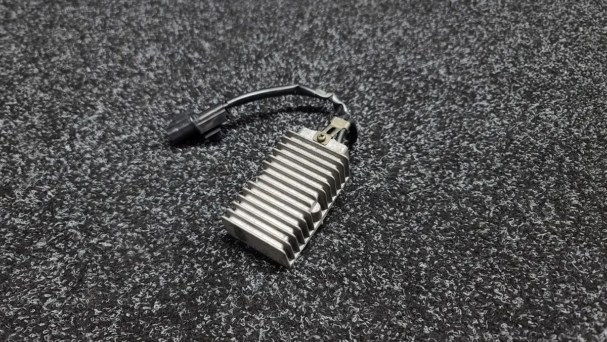 Mitsubishi Lancer Evolution Engine Control Resistor - Fuel Pump - Cn9a Cp9a Ct9a Ct9w Mr481582 1