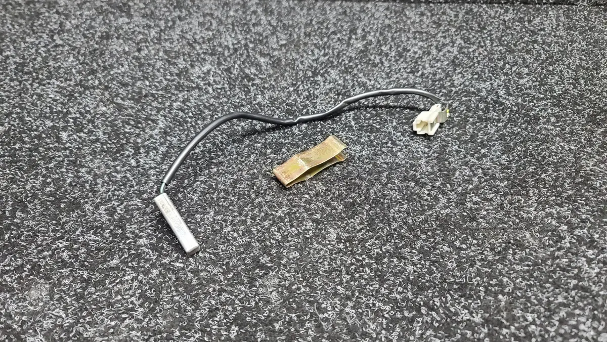 Mitsubishi Lancer Evolution 4 5 6 Tme Heater Water Temperature Sensor + Clip Cn9a Cp9a Mb813041 Mr315284 1