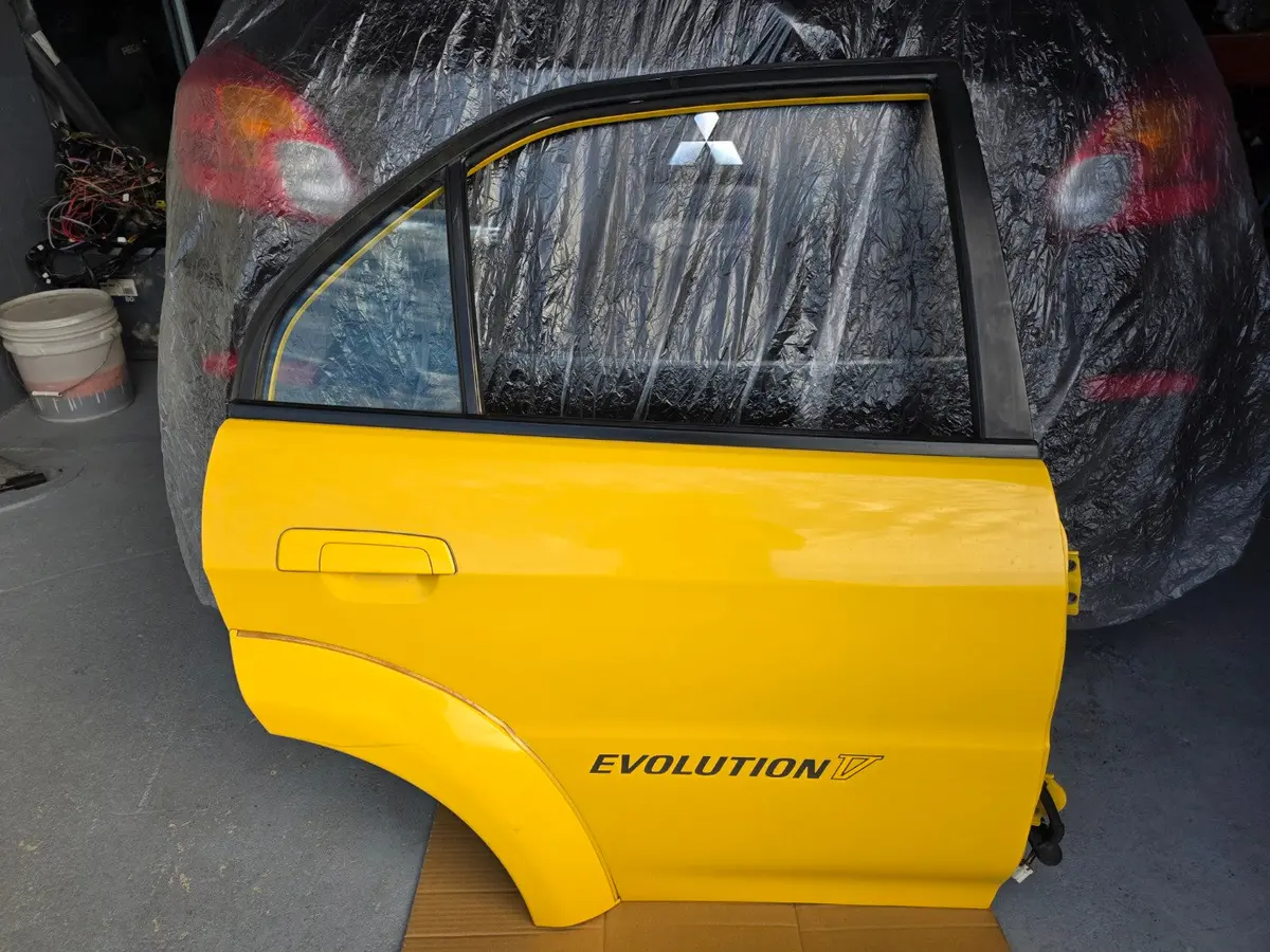 Mitsubishi Lancer Evolution Cp9a Evo 5 6 Tme Rhs Right Rear Door Dandelion Yellow Y01 1