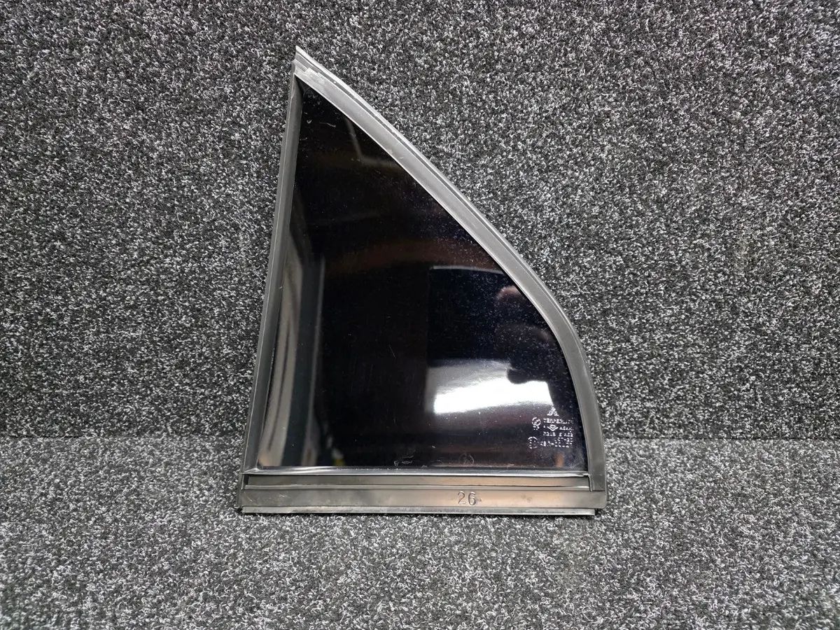 Mitsubishi Lancer Evolution 4 5 6 Tme Rear Rhs Quarter 1/4 Window Glass And Seal - Cn9a Cp9a 2