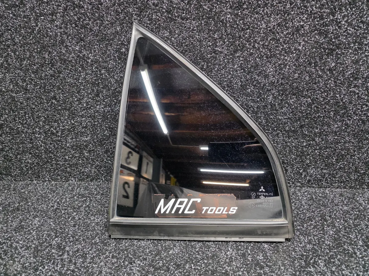 Mitsubishi Lancer Evolution 4 5 6 Tme Rear Lhs Quarter 1/4 Window Glass And Seal - Cn9a Cp9a 1