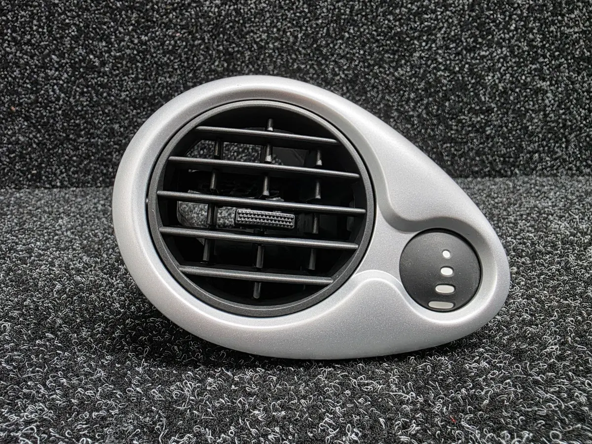 Renault Sport Clio Mk3 Rs 197 200 X85 Lhs Dash Board Air Vent Silver 1