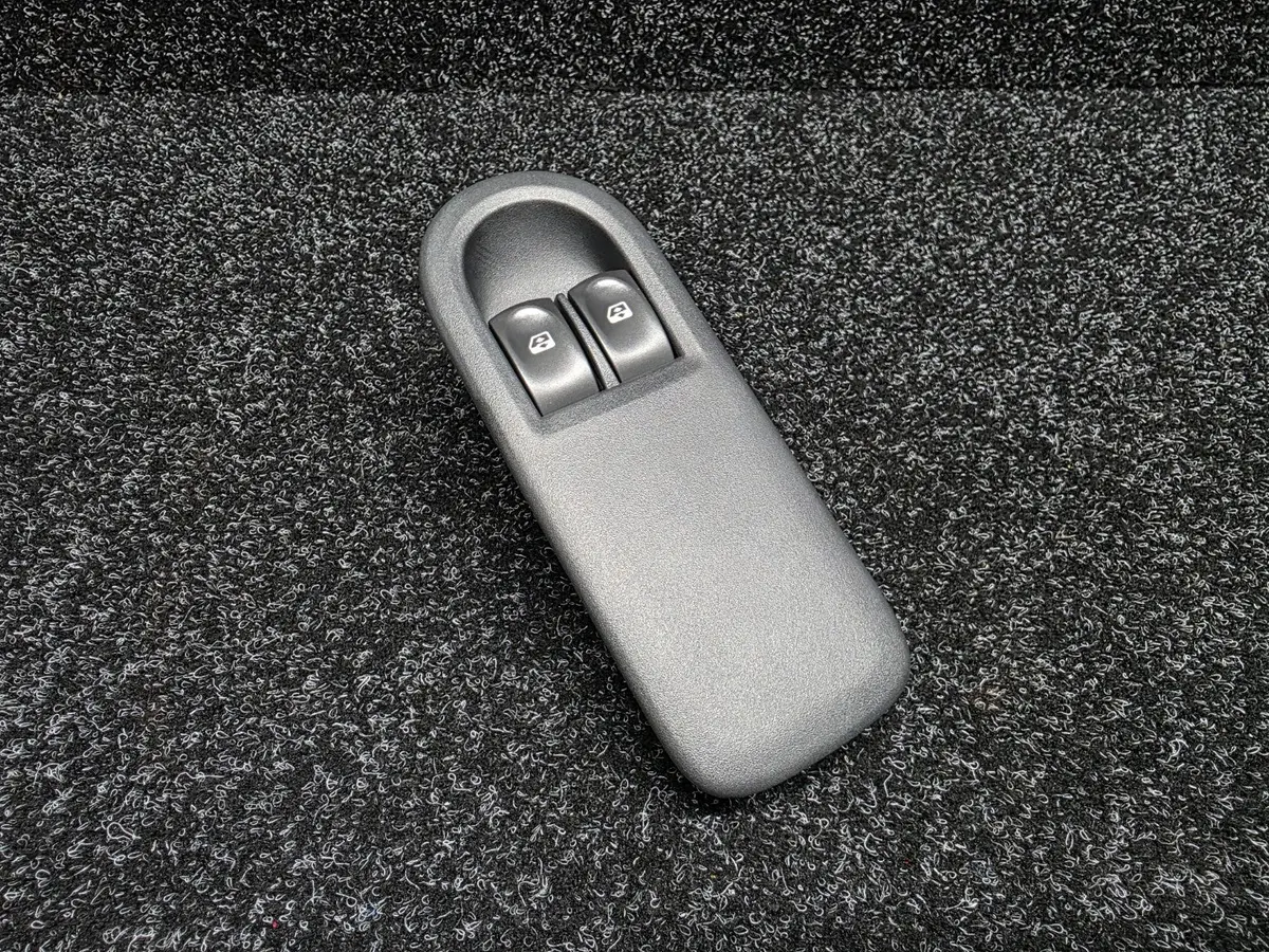 Renault Sport Clio Mk3 Rs 197 200 X85 Door Trim Interior Power Window Switch 3 Door Rhs Driver Side 8200356522 1
