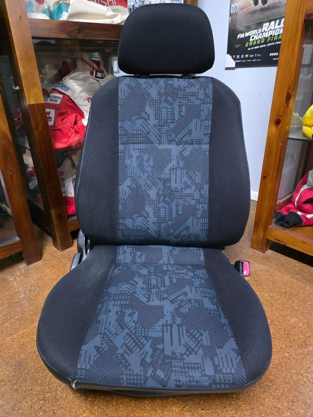 Mitsubishi Lancer Evolution Genuine Factory Front Rhs Driver Seat Rs Cp9a Evo 5 6 Tme 1
